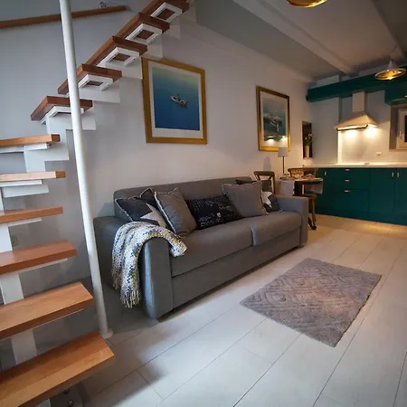 Blue Villa *