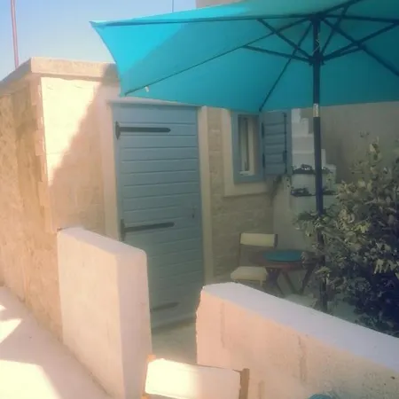 Blue Villa *