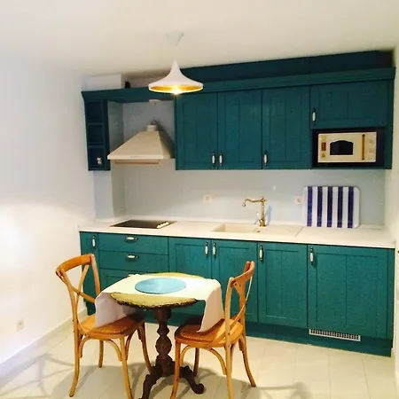 Blue Villa Bol