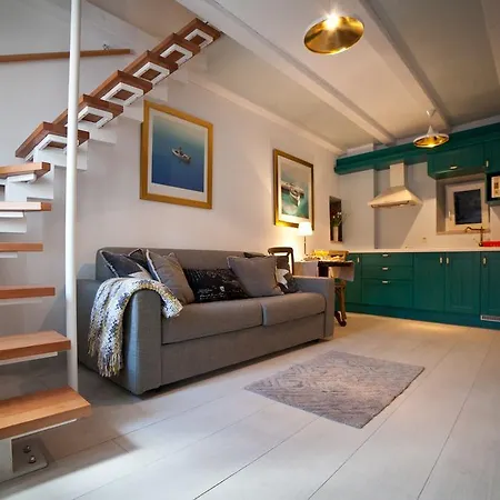 Blue Villa *